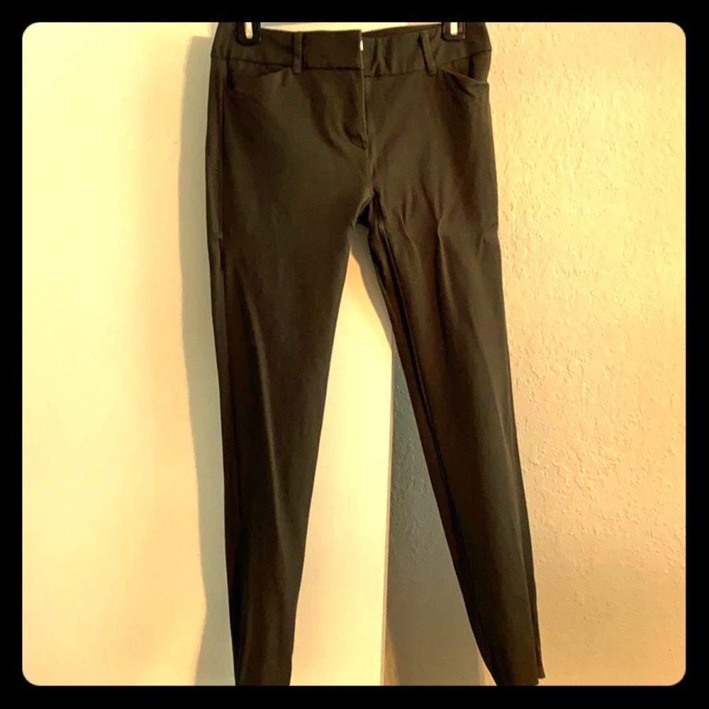 NY&Co Audrey ankle pants, olive green. Size 0
